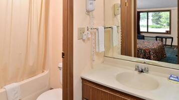 Kostenlose Toilettenartikel, Haartrockner, Handtücher