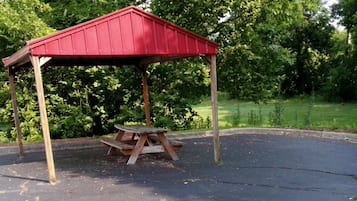 Área de parrillas y picnic