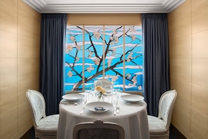 Suite (Imperial)