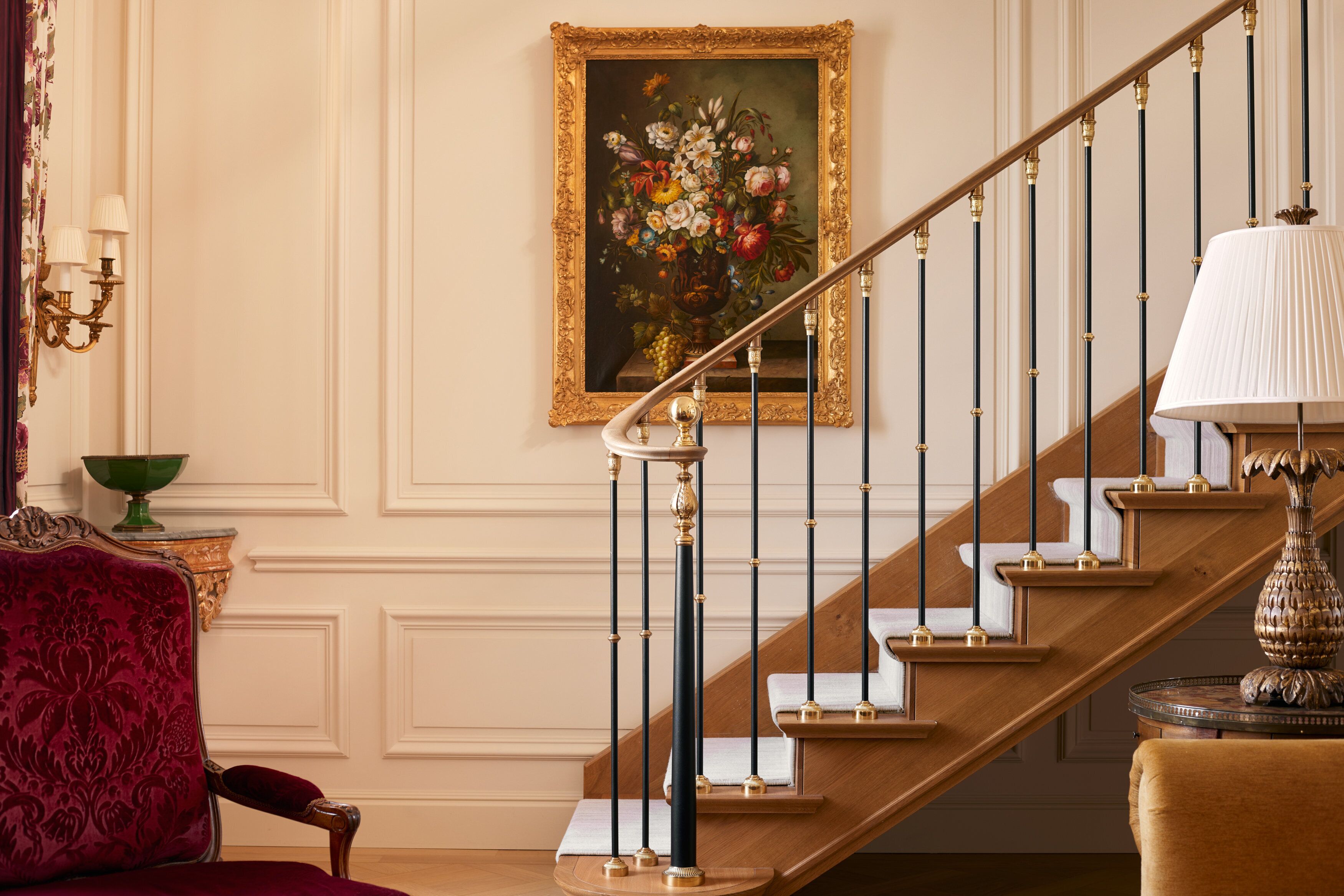 penthouse, lake view | living area | 26-inch led tv with digital channels, tv, video game console