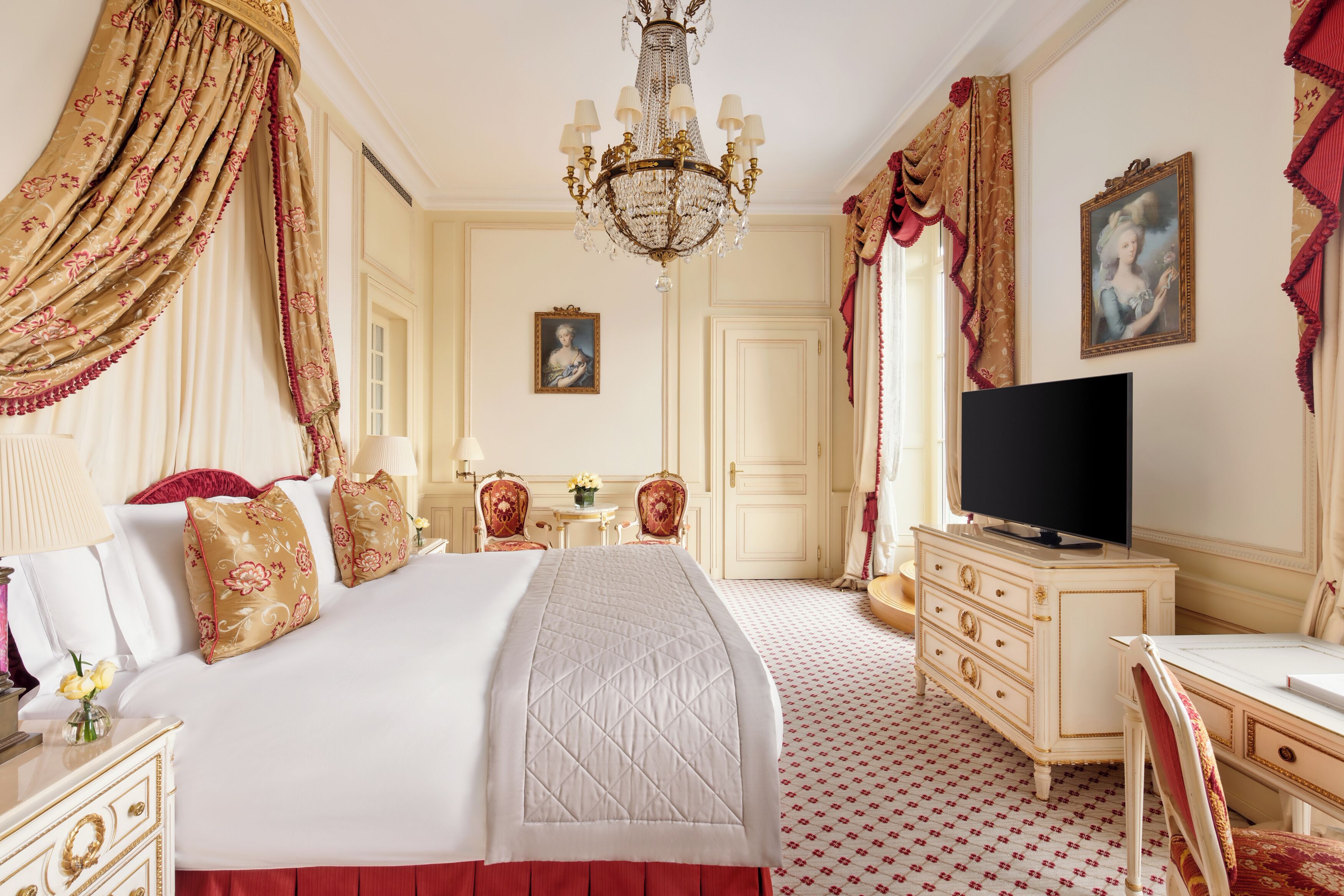 Suite (Empress Sissi) | Premium bedding, minibar, in-room safe, individually decorated