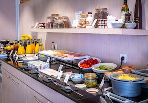 Daily buffet breakfast for a fee - Best Western Premier Hotel Prince De Galles (Menton)