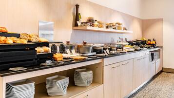 Desayuno buffet (EUR 19 por persona)