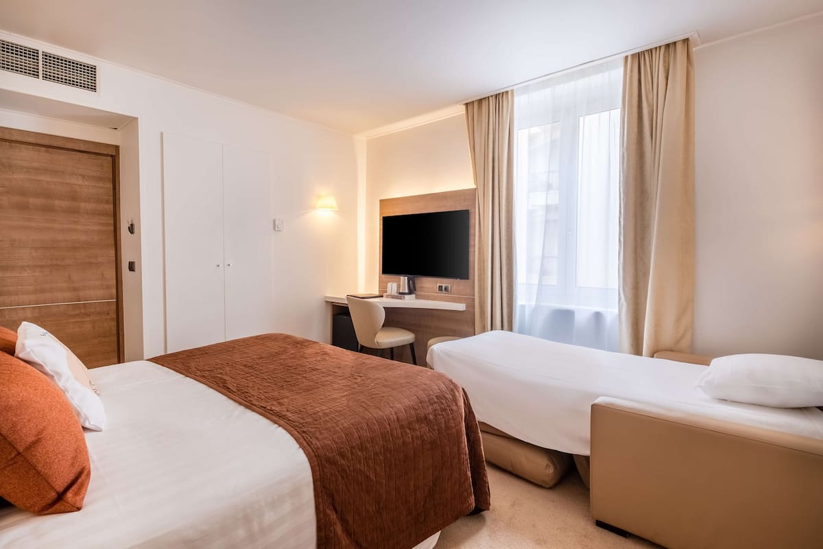 Suite junior, 1 cama Queen size, para no fumadores, vista a la montaña (with Single Sofabed) | Ropa de cama de alta calidad y minibar