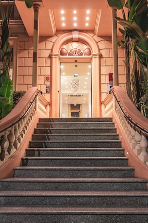 숙박 시설 입구