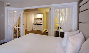 Executive Suite | 1 bedroom, premium bedding, pillowtop beds, in-room safe