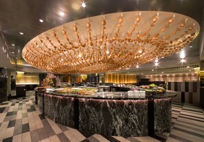 Daily buffet breakfast (TWD 770 per person)