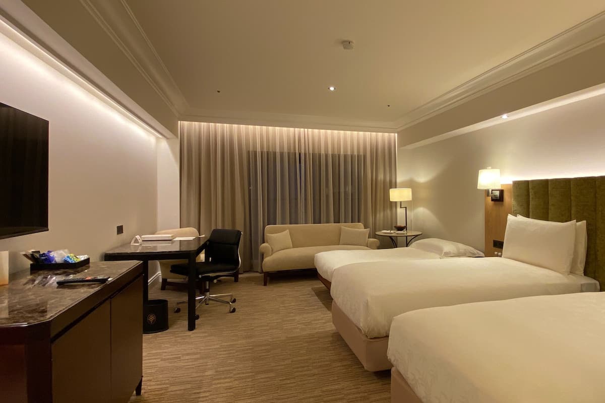 Premier Executive Twin Room with Extra Bed | In-room safe, desk, blackout curtains, soundproofing