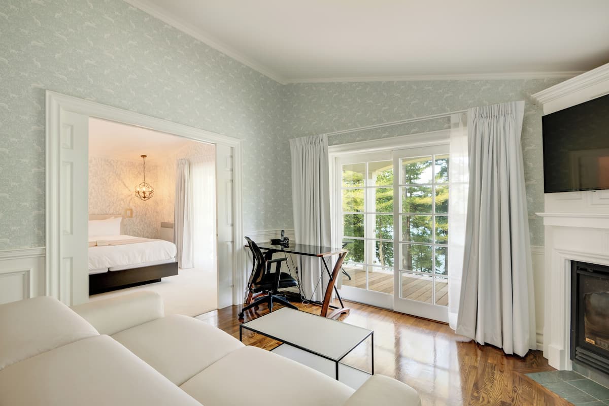Chambre Signature, pavillon Massawippi, vue lac | Living room