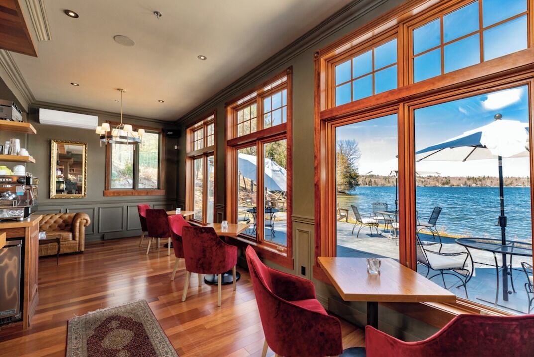 breakfast, lunch, dinner served; regional cuisine, sea views