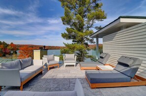 Appartement Penthouse, condos Terrasse, vue lac | 露台/庭院