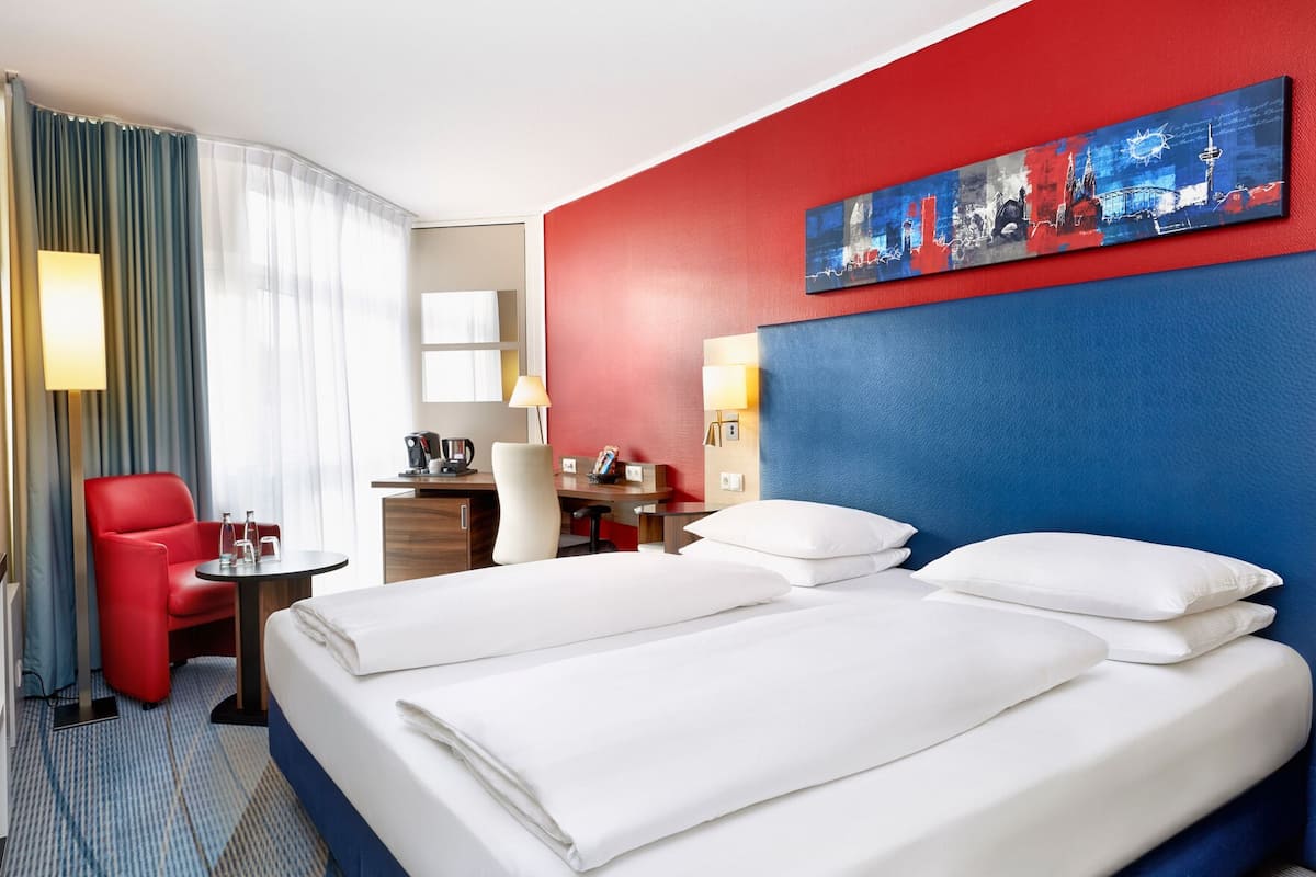 In-room safe, desk, free WiFi, bed sheets