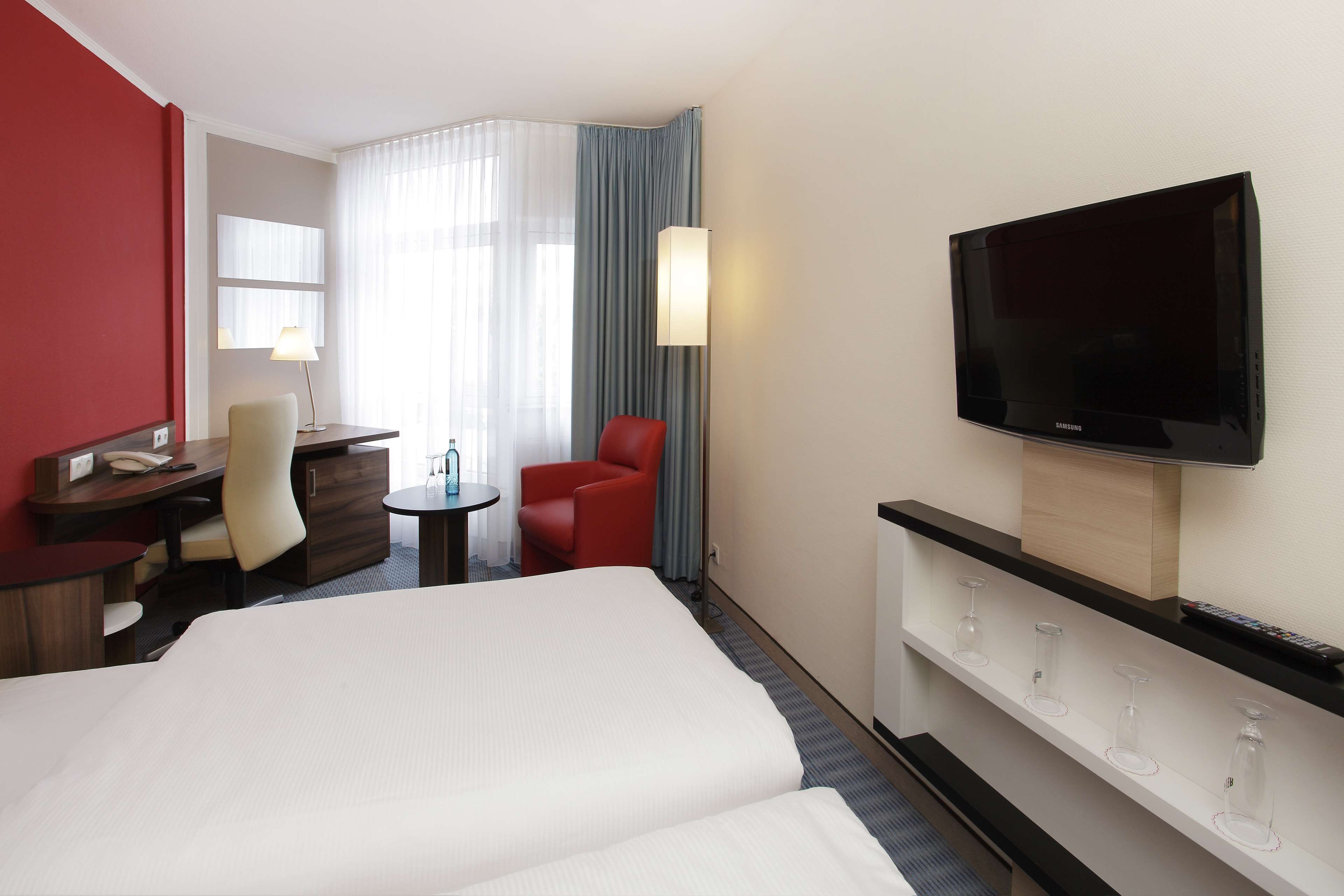 1 bedroom, in-room safe, desk, free wifi