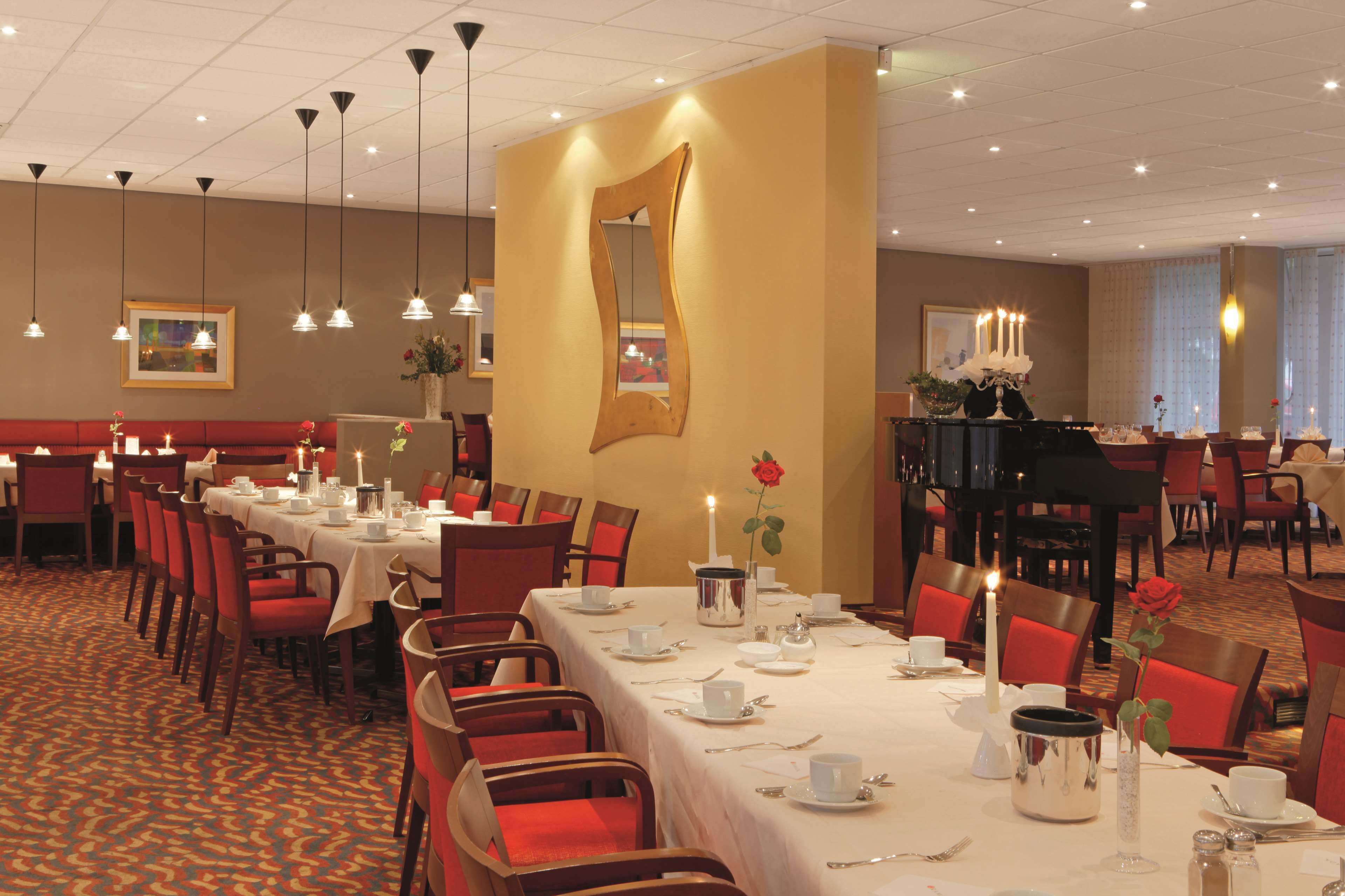 breakfast, lunch and dinner served