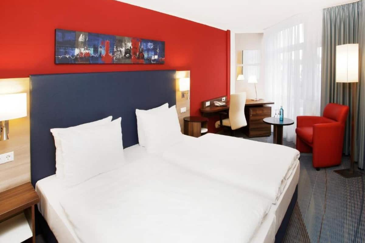 In-room safe, desk, free WiFi, bed sheets