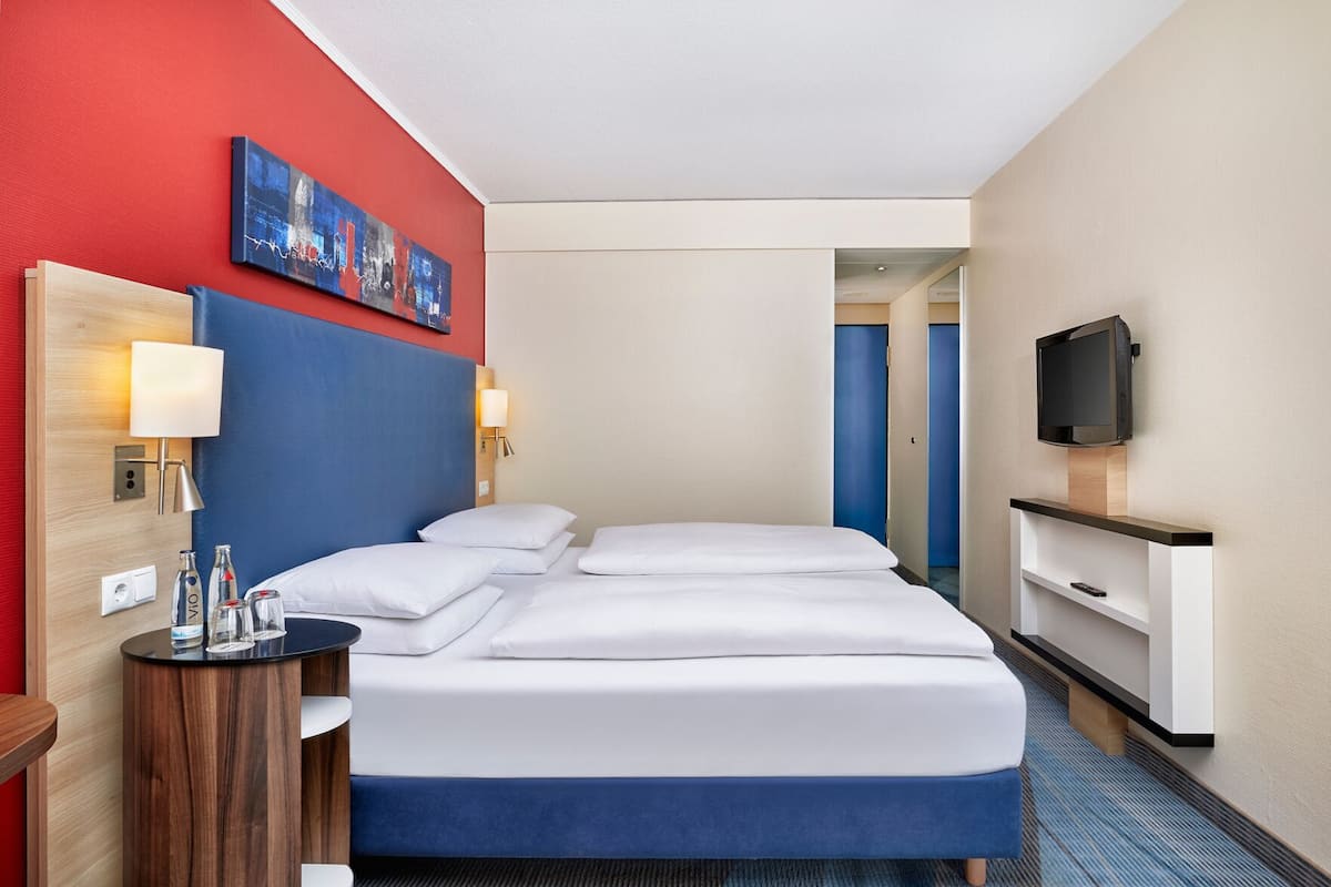In-room safe, desk, free WiFi, bed sheets