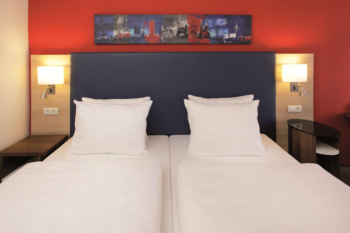 1 bedroom, in-room safe, desk, free wifi