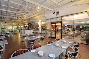 Café da manhã continental todos os dias (AUD 22.90 por pessoa)