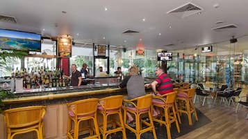 Bar (trong khuôn viên)