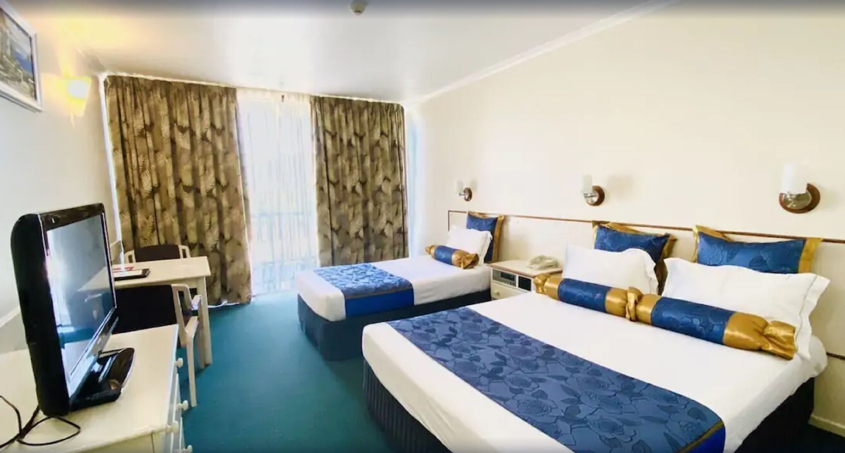 Photo - Acacia Court Hotel