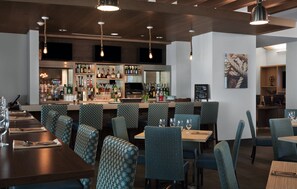 Bar (on property) - Four Points by Sheraton Fort Lauderdale Airport/Cruise Port (Fort Lauderdale)