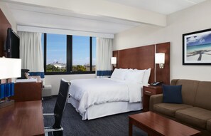 Premium bedding, down duvets, in-room safe, individually furnished - Four Points by Sheraton Fort Lauderdale Airport/Cruise Port (Fort Lauderdale)