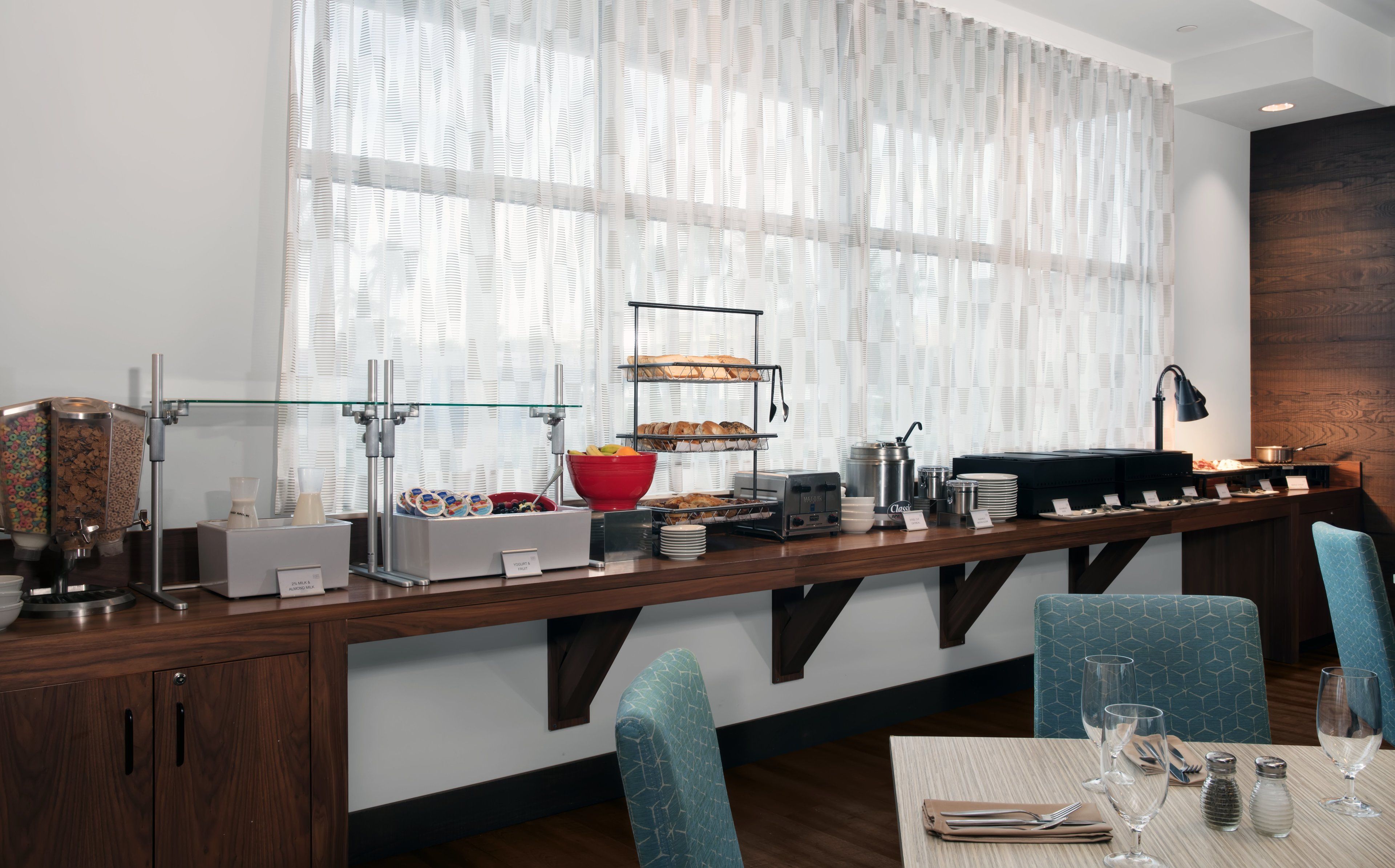 Komplet morgenmad hver dag mod et gebyr