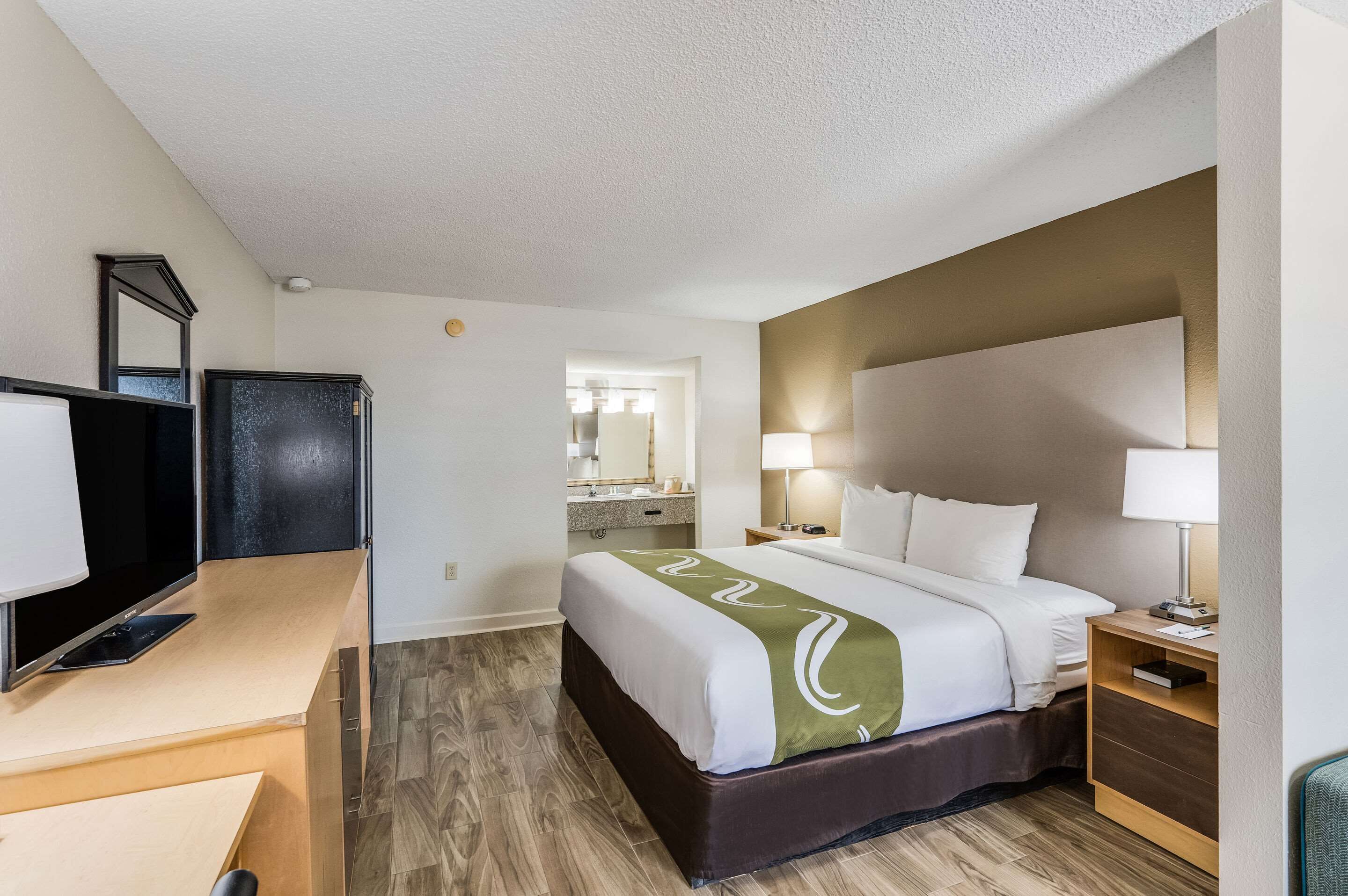 Iron/ironing board, free cribs/infant beds, rollaway beds, free WiFi