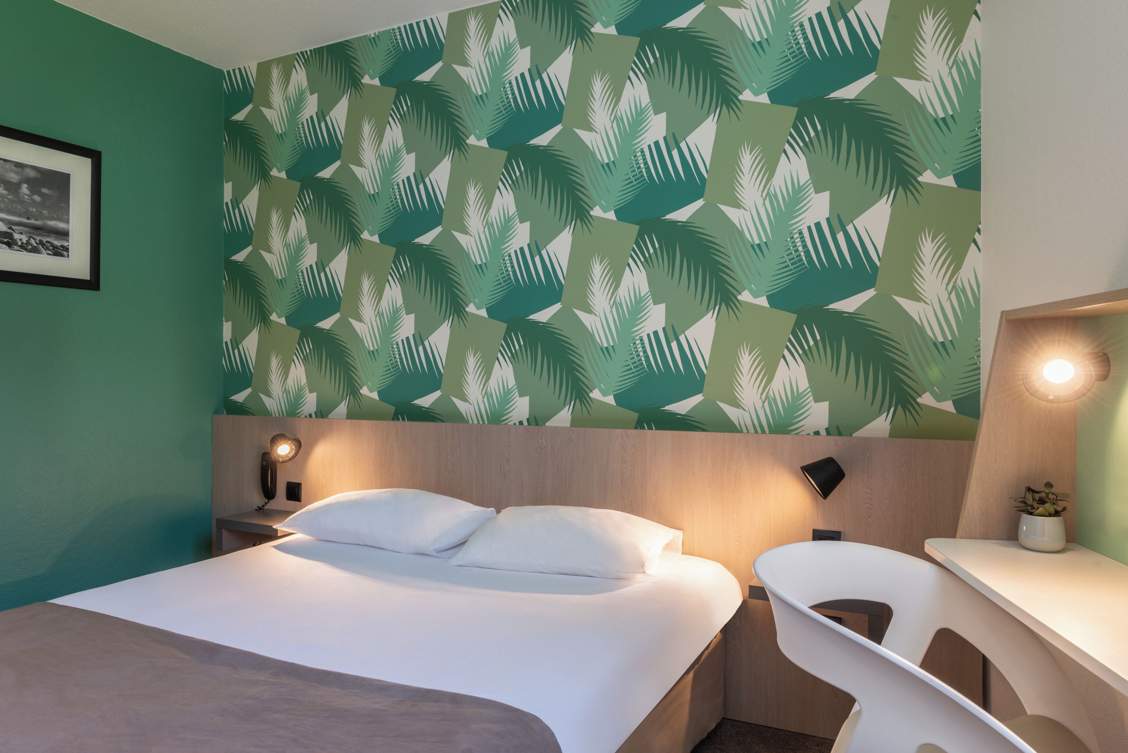 classic double room, 1 queen bed | 1 bedroom, blackout curtains, soundproofing, iron/ironing board