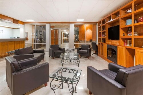 Howard Johnson by Wyndham Conway