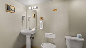 Combined shower/bathtub, hydromassage showerhead