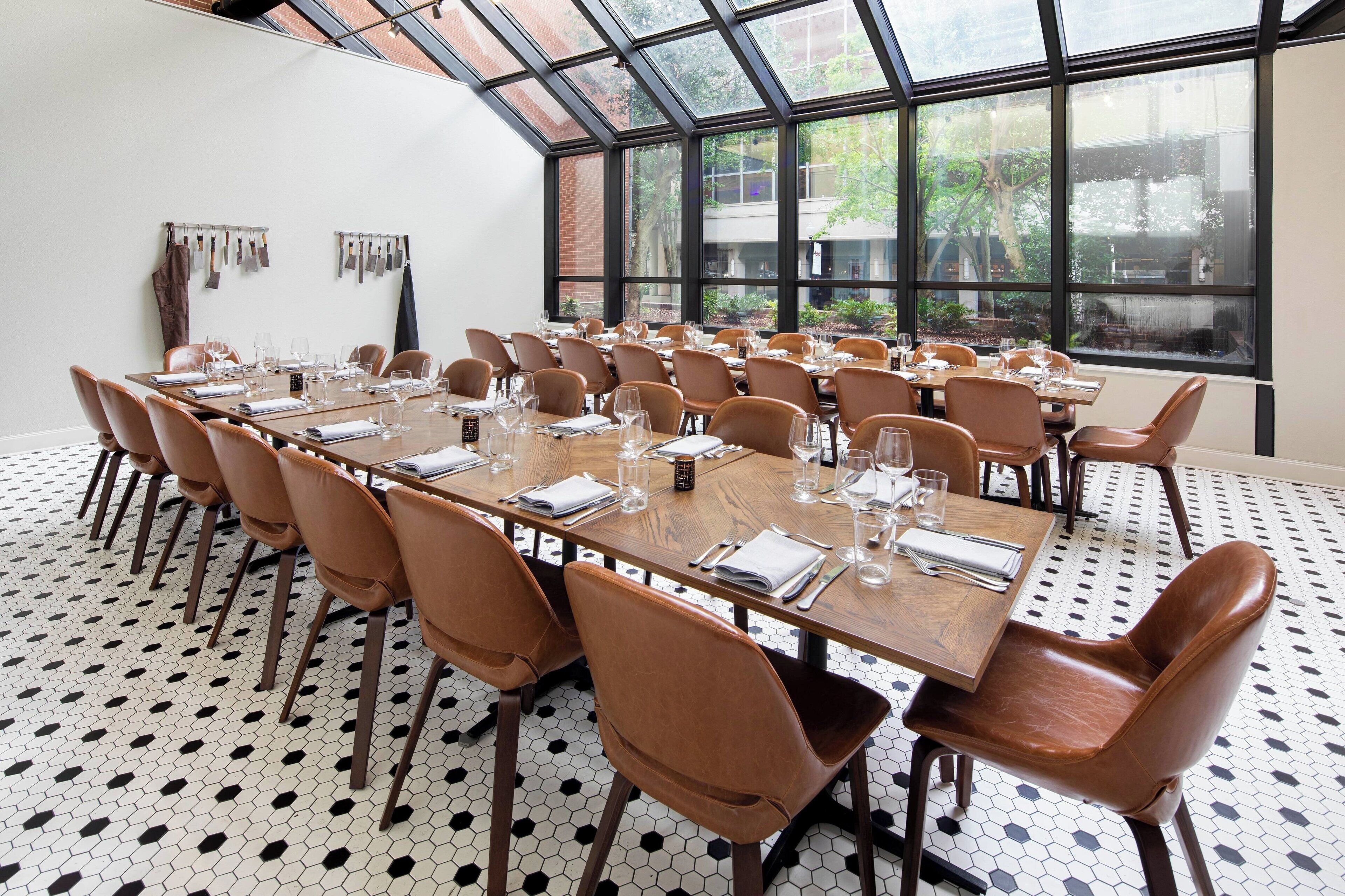 breakfast, lunch, dinner served; american cuisine