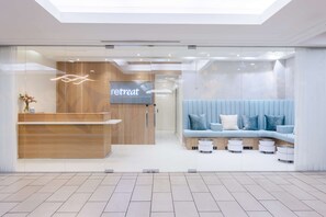 Enveloppements, exfoliation, soins du visage, manucure et pédicure