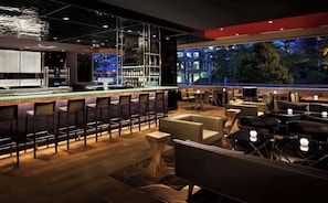 Serves dinner and happy hour