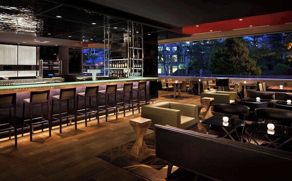 Serves dinner and happy hour