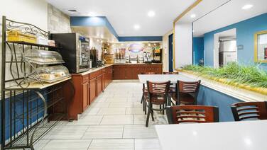 Baymont by Wyndham Muncie Near Ball State University
