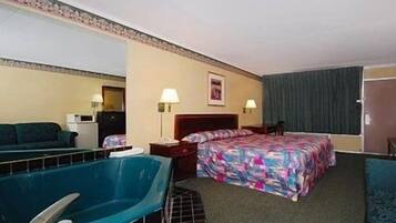 Escritorio, wifi gratis, ropa de cama y despertador