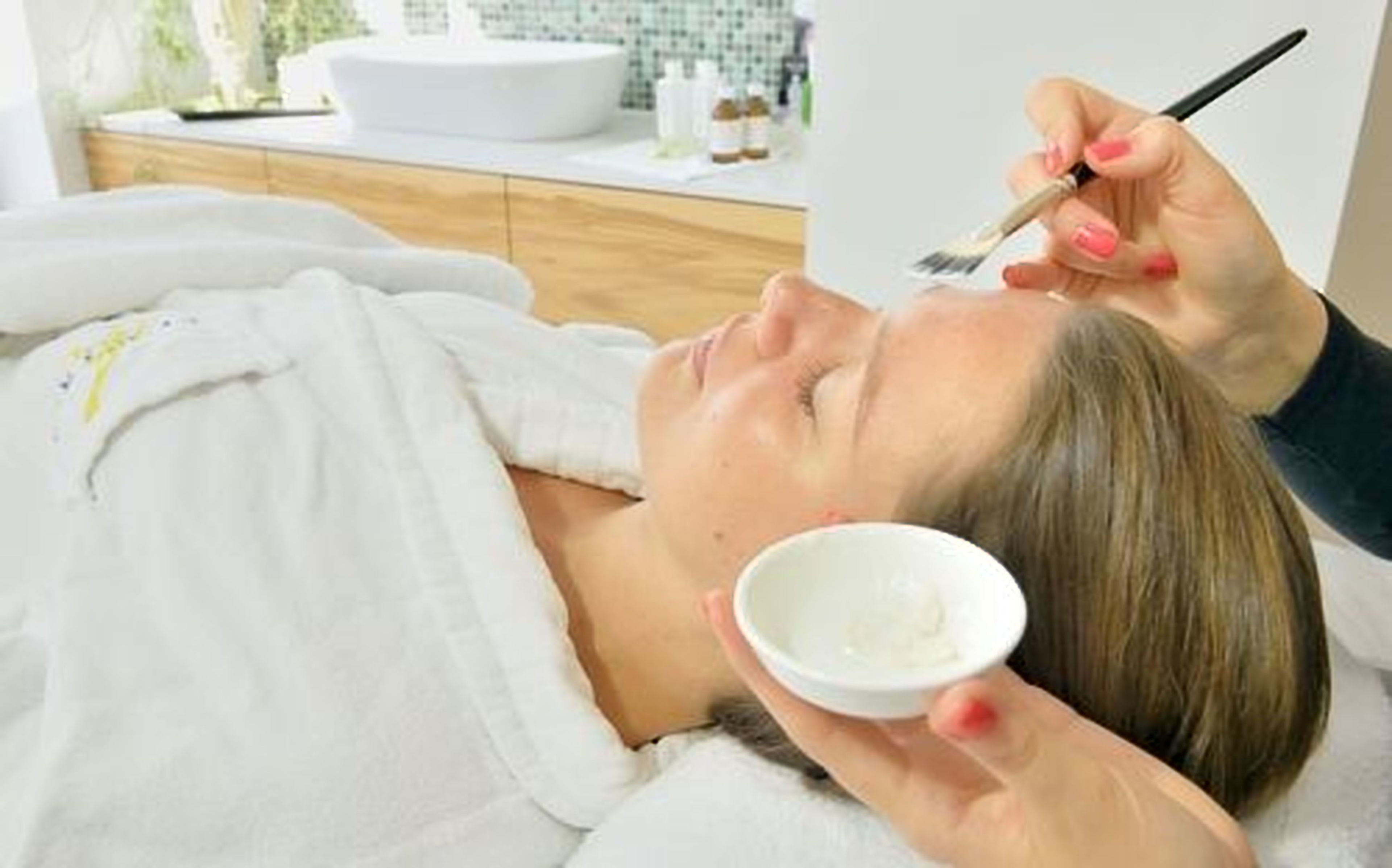 sauna, steam room, body treatments, body scrubs, facials