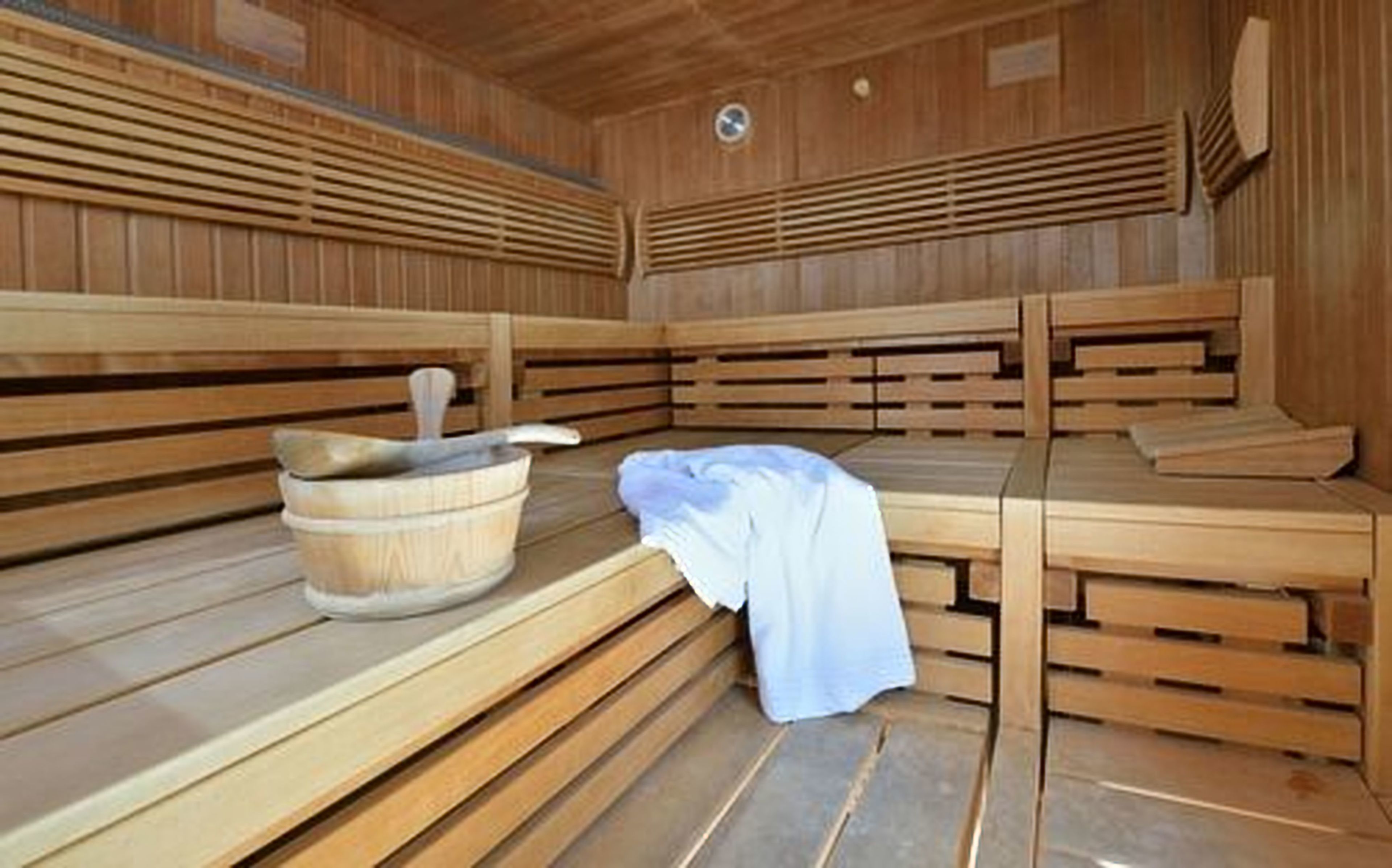 sauna, steam room, body treatments, body scrubs, facials