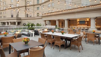 Bar junto a la alberca