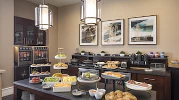 2 restaurants servant le petit déjeuner