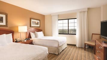 Premium bedding, in-room safe, desk, iron/ironing board