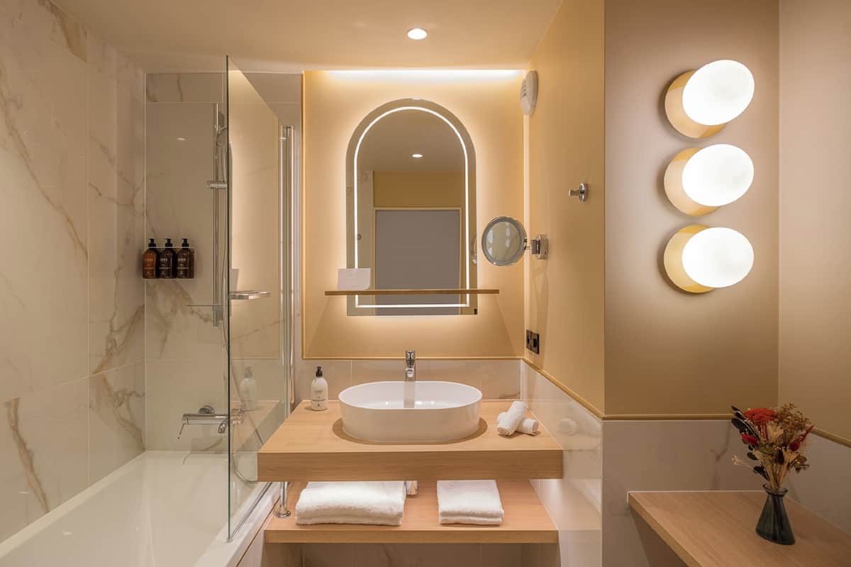 shower, free toiletries, hair dryer, bathrobes