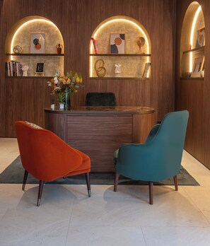 Concierge desk