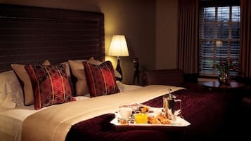 Deluxe-Zimmer | Minibar, Zimmersafe, Schreibtisch, Bügeleisen/Bügelbrett