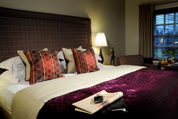 Superior Room | Minibar, in-room safe, desk, iron/ironing board