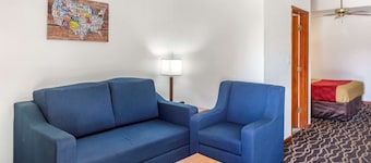 Econo Lodge Inn & Suites Albany North