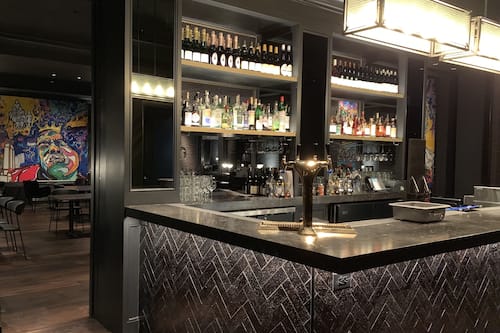 2 bars, bar sur le toit, bar Ă cocktails