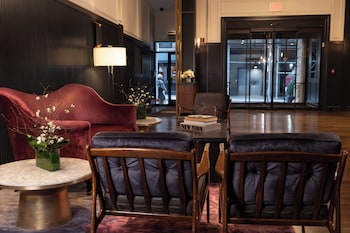 Hotel entrance and lobby at Kixby