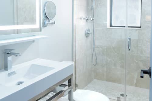 Dusche, Regendusche, Designer-Toilettenartikel, Haartrockner